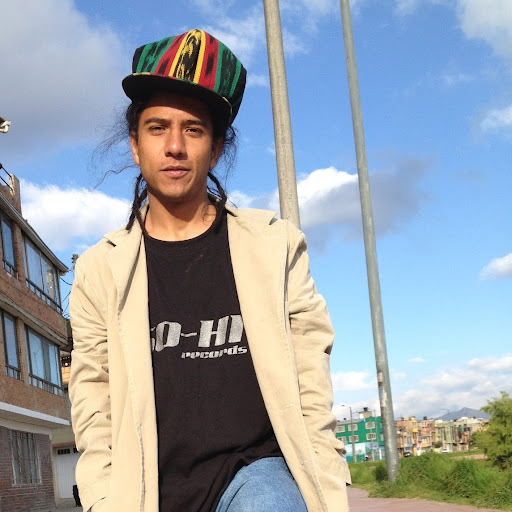 Alexander Torres Photo 40