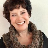 Julie Mchenry Photo 14