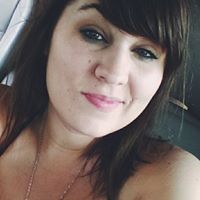Elizabeth Harker Photo 25