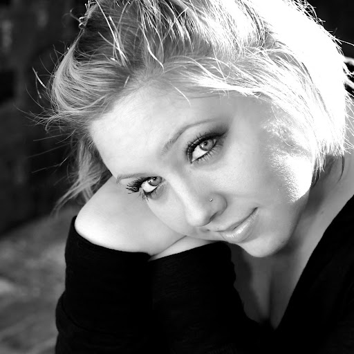 Catherine Rogers Photo 17