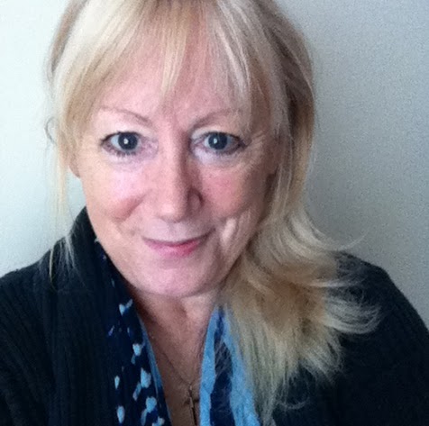 Julia Holland Photo 39