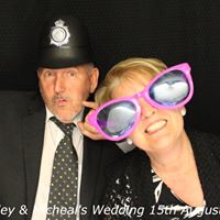 Roger Downes Photo 17