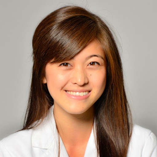 Lisa Dinh Photo 24
