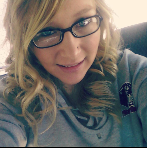 Chelsea Shields Photo 5