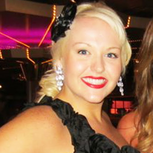 Casey Carter Photo 21