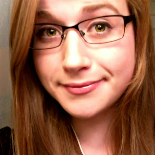 Julia Nichols Photo 23