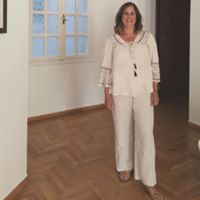Julia Long Photo 17