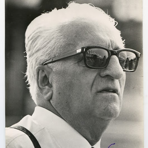 Enzo Ferrari Photo 17