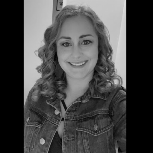 Danielle Harrington Photo 32