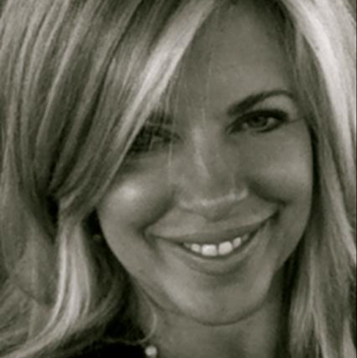 Julie Larson Photo 24