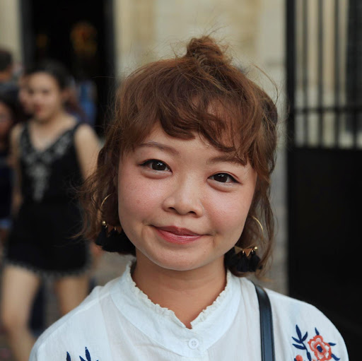 Betty Chen Photo 30