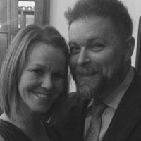 Kelly Lowe Photo 15
