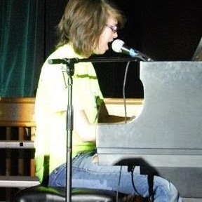 Jessica Schmid Photo 7