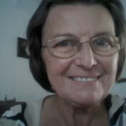 Doreen Holmes Photo 7