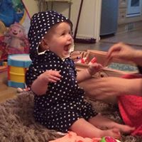 Elizabeth Harker Photo 29