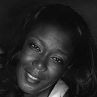 Cynthia Simmons Photo 15