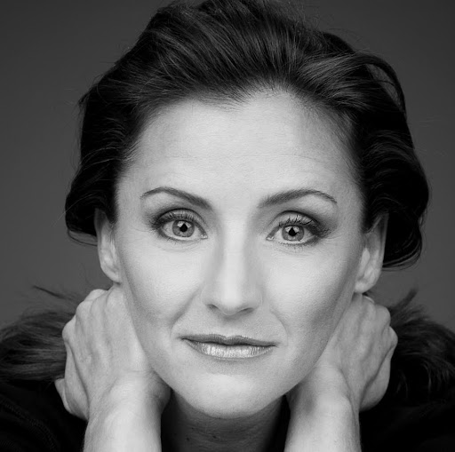 Stephanie Richards Photo 42