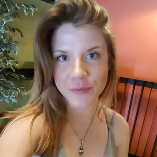Laura Gregg Photo 23