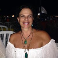 Claudia Santos Photo 16
