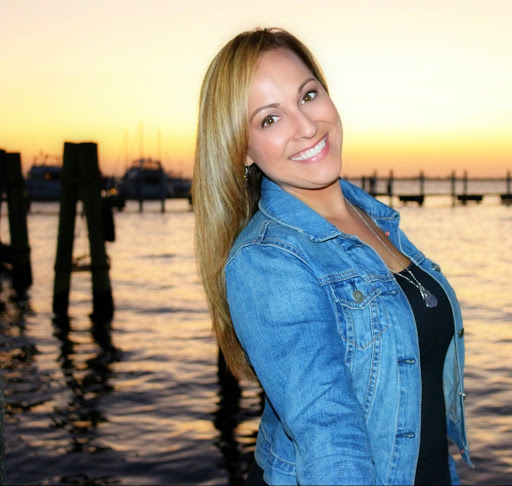 Lisa Banks Photo 4