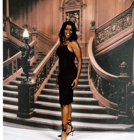 Sandra Miles Photo 25