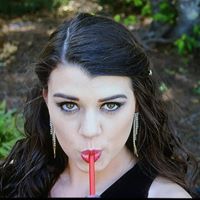 Amy Bond Photo 20