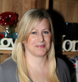 Julie Ogilvie Photo 15
