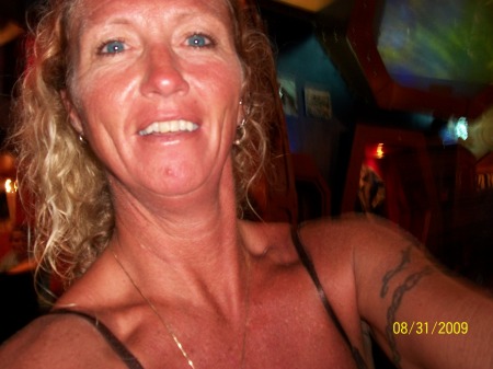 Robyn Brown Photo 8