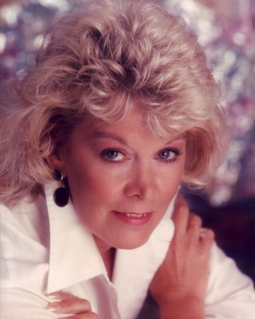 Joan Carter Photo 22