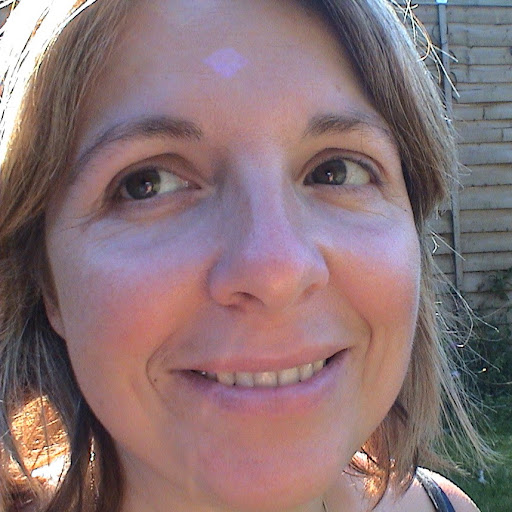 Louise Miles Photo 25