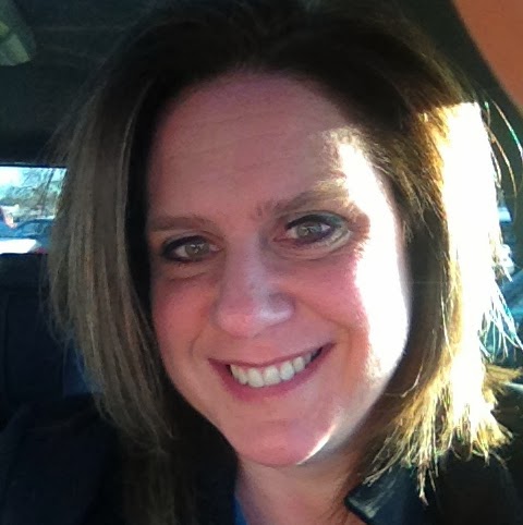 Ellen Lowe Photo 17