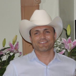 Alfredo Galvez Photo 21