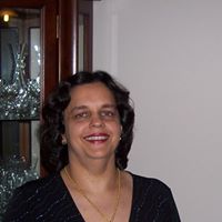 Suzanne Silva Photo 13