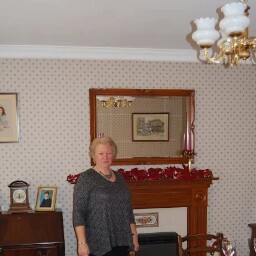 Janet Hardy Photo 20