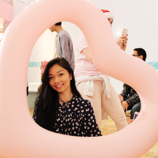 Sandra Zheng Photo 1