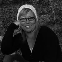 Angela Neal Photo 17
