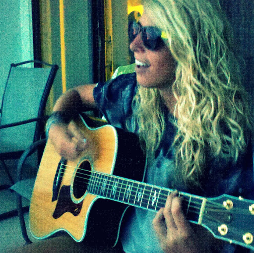Mallory Morgan Photo 9