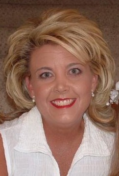 Suzanne Arnold Photo 33