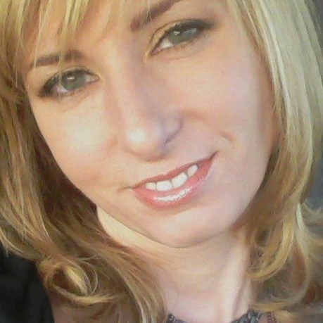 Amy Estrada Photo 19