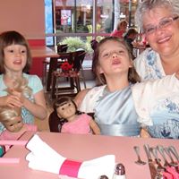 Lisa Hendricks Photo 5