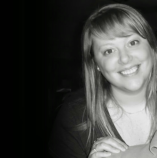 Stephanie Clark Photo 16