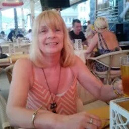 Pauline Robinson Photo 37