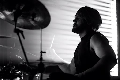 Justin Hanson Photo 37
