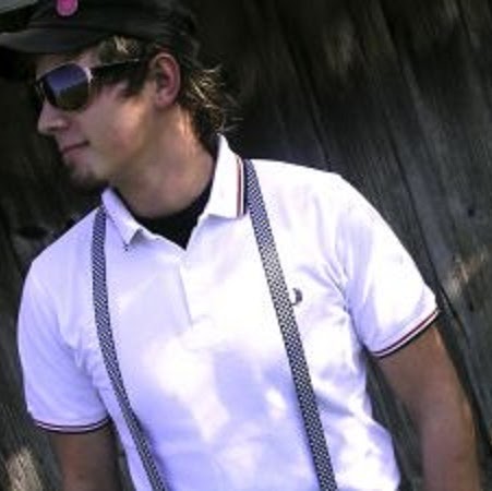 Dominic Lewis Photo 15