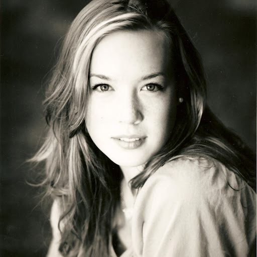 Hailey Roberts Photo 10