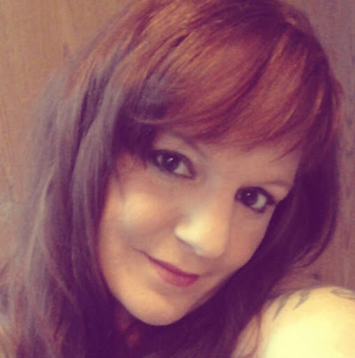 April Mitchell Photo 26