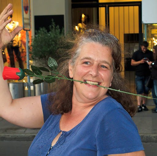 Janet Sayers Photo 29