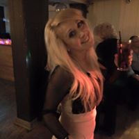 Michelle Calvert Photo 17
