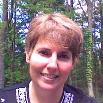 Amy Reynolds Photo 16
