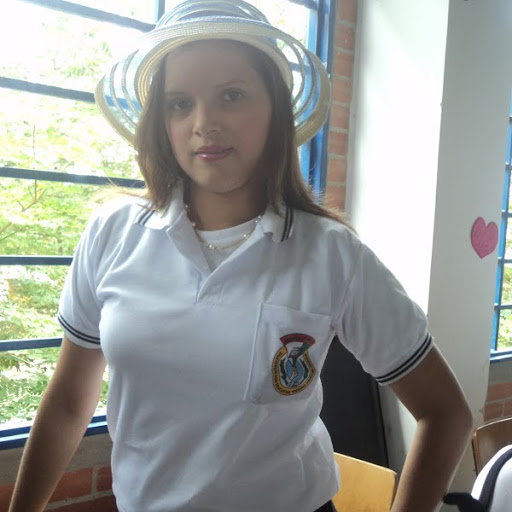 Johana Calderon Photo 9